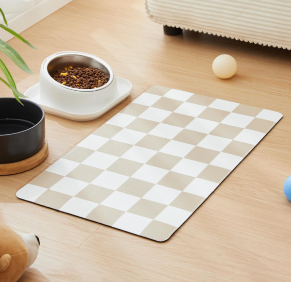 Checkered Pet Feeding Mat for Food and Water Bowls, Absorbent Non-Slip Surface, Retro Pattern for Dogs and Cats